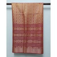 ราคา ON SALE!!! ผ้าถุง/ผ้าฝ้าย ทอลายด้วยไหมประดิษฐ์สอดดิ้นทอง ของใหม่ เย็บถุงแล้ว (ตำหนิเป็นรอยเปื้อน 1 จุด ตามสองภาพสุดท้าย) (3548314211)