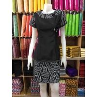 ราคา ชุดแซกผ้าไหมแพรทิพย์แต่งลูกไม้ ปักมุข (แขนสั้น) สีดำ !! อัดผ้ากาวทั้งชุด ดีไซน์สวย หรู ทันสมัย (24690736092)