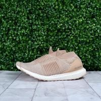 ราคา Adidas UltraBoost Laceless Ash Pearl ของแท้ (17663490107)