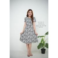 ราคา Code : 94339-01 เดรสผ้าไหมอิตาลีสีเทาลายดอกไม้ขาวดำ แต่งคอเว้าหยดน้ำ น่ารักๆ มีกระเป๋ากระโปรงแบบซ่อนข้างลำตัว (28668104539)