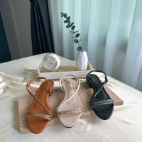 ราคา รองเท้าส้นสูง 1 นิ้ว size ปกติ 36-40 (เบบี้คริสตัล) มี 3 สี โดนใจน่ารักดูดี แนะนำบวกไซส์ด้วยนะคะ รองเท้าแฟชั่นพร้อมส่ (16487006833)