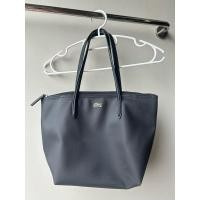 ราคา กระเป๋าสะพายข้าง Lacoste สีดำ ของมือสอง (มีตำหนิ) (25603114222)