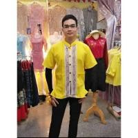 ราคา เสื้อผ้าไทยพื้นเมืองเสื้อผ้าฝ้ายสีเหลืองคอจีนแต่งแถบเดินเส้นเชือก (1649440213)
