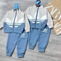 ราคา ชุดเซ็ต 2 ชิ้นเด็กเสื้อ+กางเกง adidas รับลมหนาว 100 ซม. (27324233679)