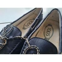 ราคา TOD'S รองเท้า ผู้หญิง หนังแท้ size 38 แท้ 100% สีน้ำเงิน เหมาะกับเท้ายาว 23-23.5 cm รองเท้าหน้าแคบ (25831292112)