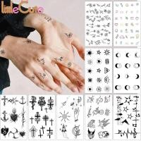 ราคา [สติกเกอร์รอยสักชั่วคราว ลายเส้นตัวอักษร ขนาดเล็ก กันน้ํา 1 แผ่น][สติกเกอร์ลายน้ํา คละแบบ][ศิลปะบนเรือนร่าง รอยสักชั่วคราว สําหรับผู้ชายและผู้หญิง] (15932330927)