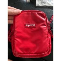 ราคา Supreme Shoulder Bag Red - FW17 ของแท้100% (5863390000)