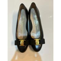 ราคา Ferragamo แท้ค่าา เดิมๆ ต้องคนเท้าเล็กนะคะ (28917729176)