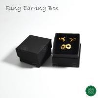 ราคา กล่องใส่แหวน กล่องใส่ต่างหู ราคาถูก มีโบว์ กล่องใส่เครื่องประดับ ใส่ แหวนทอง แหวนเพชร กล่องของขวัญใส่แหวน เพิ่มความประทับใจ สีดำ (18162016965)