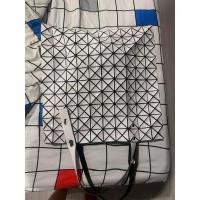 ราคา กระเป๋า baobao มือ 2 ของแท้ 10 นิ้ว (25011038337)