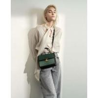 ราคา ของแท้จาก Shop CHARLES & KEITH EMBELLISHED PUSH-LOCK CROSSBODY BAG_CK2-50781265 (3775926137)