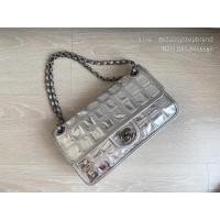 ราคา Chanel Silver Leather Ice Cube Flap Limited Shoulder Bag (7553364931)