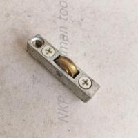 ราคา (ขายตามสภาพ) ล้อตู้กระจกลูกปืน ล้อบานเลื่อน ล้อรางหนีบ ใช้งานได้ตามปกติ (มือ1) (24112028701)