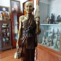 ราคา พระบูชาหลวงปู่ศุข วัดปากคลองมะขามเฒ่า จ.ชัยนาท ปี 2566 รุ่น ๑๐๐ ปี เนื้อทองเหลืองลงยาสี 2 กษัตริย์ สูง 22 นิ้ว (25735536027)