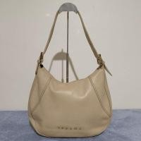 ราคา กระเป๋า Renoma Paris สะพายไหล่สวยมาก (มือสอง) สีไอวอรี่ (18467994015)