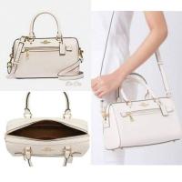 ราคา เหมือนใหม่ หมอน 10.5 นิ้ว Coach มือสองของแท้ Coach F79946 Rowan Satchel สีขาวชอล์ค (21874812323)