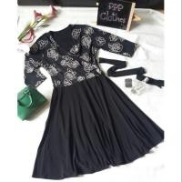 ราคา เดรสทรงระบาย คอวีป้าย ผ้ายืดหยุ่น ลายดอกนูน ใส่แบบผูกโบว์ได้ เดรสมือ2 (2899724156)