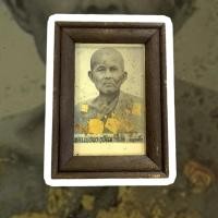 ราคา B-539 กรอบไม้บูชา หลวงพ่อไปล่ วัดกำแพง บางขุนเทียน ขนาดกว้าง 3 สูง 4 นิ้ว พุทธาภิเษกปรพรมน้ำพระพุทธมนต์แล้ว (10834064311)