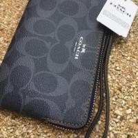 ราคา ▶️ Coach แท้กระเป๋าคล้องมือสีกรม ลาย signature Coach 1 ซิป ขนาด 6 นิ้ว f58035 Corner Zip (1426496569)