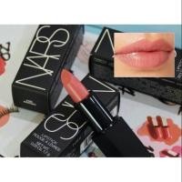 ราคา ลิปสติกโทนสีพีชประกายทองสุดฮิต ลิปเนื้อซาติน เรียบลื่น ติดทนยาวนานตลอดวัน (888524604)