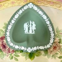 ราคา Wedgwood Jasperware Sage Green Spade Pin Dish จานขนาด 4.5 นิ้ว (9199719799)
