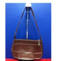 ราคา กระเป๋าทรงพอช Aigner(แอคเนอร์) (5701221106)