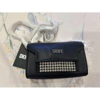 ราคา กระเป๋าสะพาย มินิ DKNY ฝาปืด สีดำ พร้อมคริสตัลสวยงาม ใช่ได้ทั้งเที่ยวและออกงาน ของใหม่แท้ (26332280495)