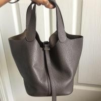 ราคา กระเป๋ามือสองหนังแท้ สีเทา ทรงถัง (2319395100)