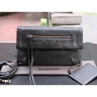 ราคา #HB7603 : Used Balenciaga clutch ปี 2016 ขนาด 9*5*1 นิ้ว สีดำ น่ารักมากๆ (10142305879)