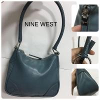 ราคา กระเป๋าสะพายไหล่ Nine West หนังแท้ มือ2 ส่งฟรี (5718379560)