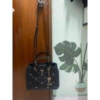 ราคา กระเป๋าLYN มือสอง สีดำ สะพายได้ ถือได้ (26171589513)