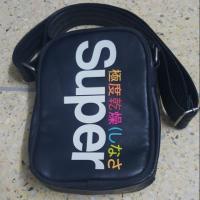 ราคา กระเป๋า superdry แท้ สะพายข้าง คาดอก มือ 1 จากอิตาลี (1259451350)