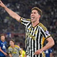 ราคา ของเเท้ 100% เสื้อฟุตบอลชุดเหย้าทีมยูเวนตุส JUVENTUS 23/24 (27683820703)