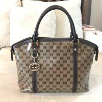ราคา Gucci หนังแก้ว สภาพสวยมาก ใช้น้อย แท้100% (2382309318)