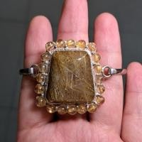 ราคา ก1004 กำไลข้อมือเงินแท้ประดับด้วยไหมทองจากบราซิล (28200283811)