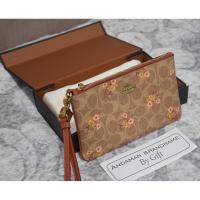 ราคา กระเป๋าสตางค์ กระเป๋าคล้องมือ Coach ของใหม่ พร้อมกล่อง ของแท้ จาก Shop USA (2697037935)