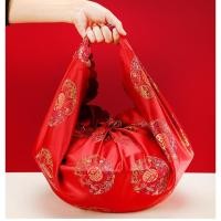 ราคา ผ้าห่อของขวัญ ผ้าสีแดง มังกรและนกฟีนิกซ์ งานปักขนาดใหญ่ พิธีแต่งงานจีน คำอวยพร โชคลาภ ความมั่งคั่ง อักษรมงคล ผ้าสีแดง (26174671167)
