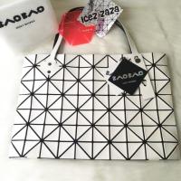 ราคา USED BAO BAO ISSEY MIYAKE ROCK SMALL (101130784)