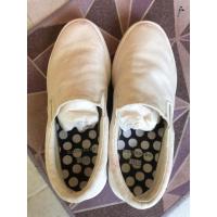 ราคา สลิปออนสีขาว marimekko x uniqlo (24613165424)