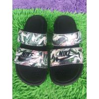 ราคา รองเท้าแตะแบบสวมใส่มือสองของแท้ Nike...มีของพร้อมส่งนะคะ (21589952520)