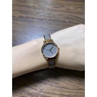 ราคา Used DKNY นาฬิกากำไลสีเทาขอบทอง 24mm (5965973444)