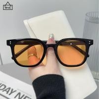 ราคา COD❤️แว่นตากันแดดหลากสีกรอบเหลี่ยมสไตล์เกาหลีแฟชั่นป้องกันรังสียูวีแว่นตาผู้ชายและผู้หญิง-a.one (24288472368)