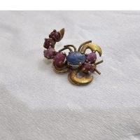 ราคา เข็มกลัด ทองเหลืองชุบสีทองฝังพลอยแท้ (งานเก่า) (27055264313)