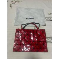 ราคา พร้อมส่ง มือ 2 กระเป๋า Bao bao Issey Miyake ของแท้ 100% สีแดง แบบมีซิป ผิวกระเป๋าเงาสวย (26032818010)