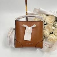 ราคา กระเป๋าสะพายข้างทรงขนมจีบ Michael Kors Mercer Small Drawstring Bucket Messenger (25370813598)