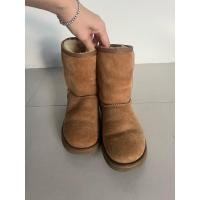 ราคา รองเท้าUGG แท้100 % (26521448990)