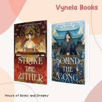 ราคา VYNELA (หนังสือภาษาอังกฤษ / HARDCOVER) STRIKE THE ZITHER / SOUND THE GONG (KINGDOM OF THREE DUOLOGY #1-2) — JOAN HE (24106500324)