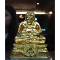 ราคา พระสังกัจจารย์ บูชา เนื้อทองเหลือง ปิดทองคำแท้ ( กรรมการ ) หลวงปู่ทิม วัดละหารไร่ ปี 2557 จารมือ ใต้ฐานฝังเหรียญเจริญพรบ (26637456747)