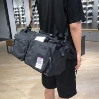 ราคา 2024 Nike Utility Power กระเป๋าสัมภาระเบาะลมฟิตเนสกีฬากระเป๋าสะพายข้างลำลอง FB2825 rty (28023469920)