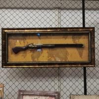 ราคา กรอบรูปปืนยาวโบราณ โมเดลปืนโบราณ สำหรับแต่งผนังบ้าน (ใหญ่) Gun Display Frame, Antique frame for wall decoration (9910545423)